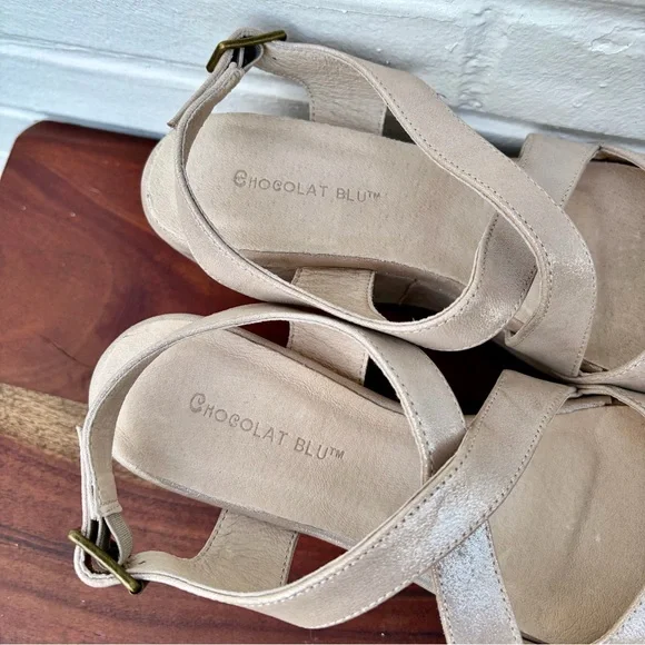 Chocolat Blu Winnie Wedge Sandals in Shimmering Gold, SZ 6/7 LIKE NEW! MSRP $184 - Picture 6 of 9